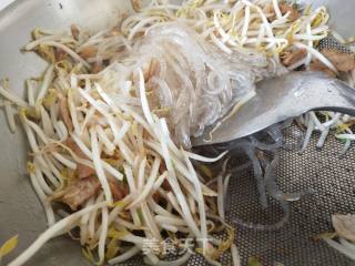 韭菜豆芽炒粉条的做法步骤：7