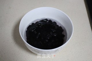 黑加仑吐司的做法步骤：2