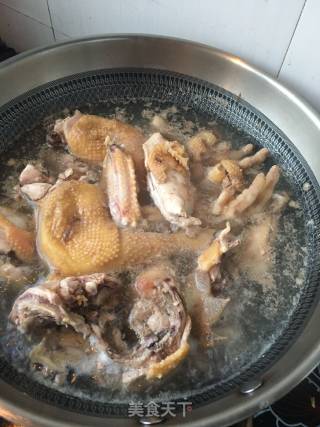 “家乡美食”葱香手撕鸡腿的做法步骤：3