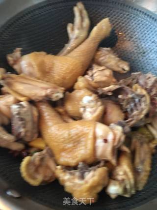 “家乡美食”葱香手撕鸡腿的做法步骤：8