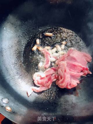 猪肉豆卷炒芹菜的做法步骤：4