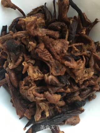 小鸡炖蘑菇的做法步骤：1