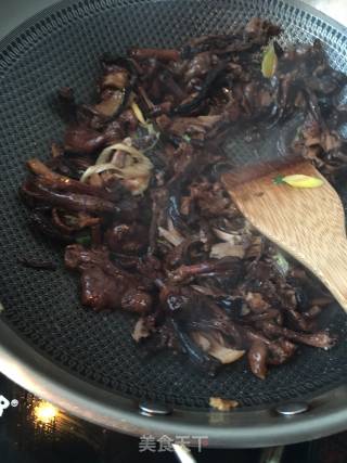 小鸡炖蘑菇的做法步骤：9
