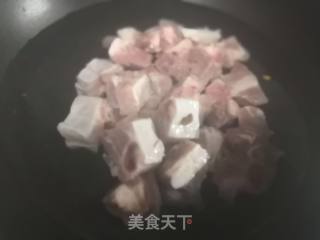 家常菜——红烧排骨的做法步骤：1