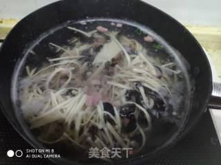 蛋花豆腐皮汤的做法步骤：3