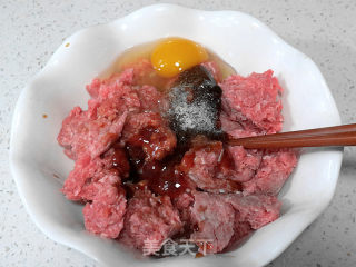 香气四溢令人垂涎的【牛肉千层饼】的做法步骤：1
