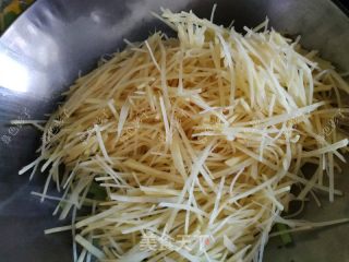 酸爽土豆丝的做法步骤：5