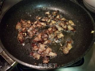 腊肉炒粘米年糕的做法步骤：2