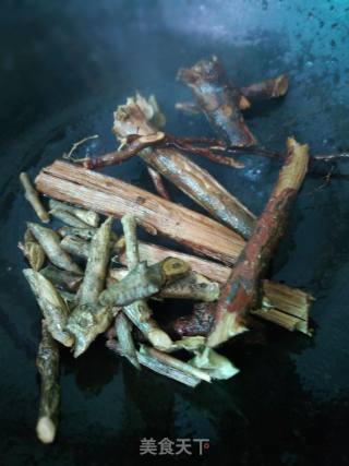 萝卜苗炖兔肉的做法步骤：3