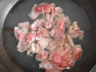 清香羊肉滋补锅的做法步骤：2