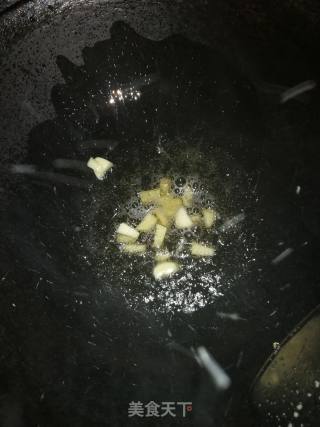 西红柿云吞面的做法步骤：2