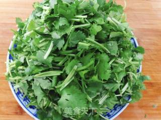 青椒香菜的做法步骤：1