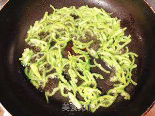 青椒香菜的做法步骤：3