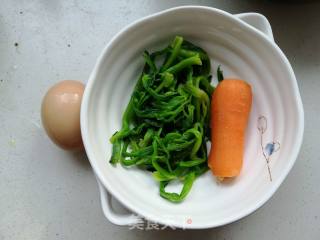 菠菜梗炒鸡蛋的做法步骤：4