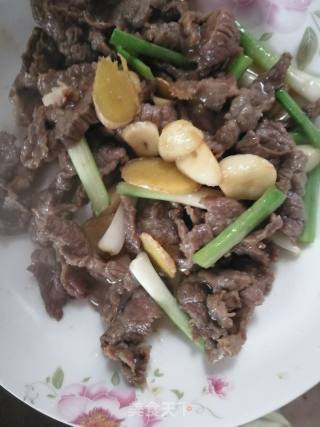 *团圆饭**牛肉土豆片的做法步骤：6