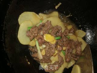 *团圆饭**牛肉土豆片的做法步骤：10