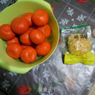 #年味#    银耳红桔羹的做法步骤：1