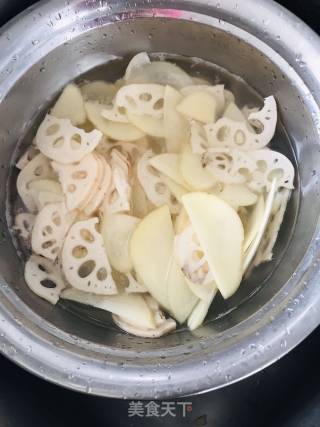 推荐一个新年菜谱《家常版麻辣干锅》的做法步骤：3