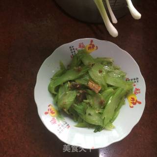 油渣炒青菜梗的做法步骤：8