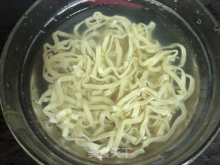 韭菜炒百叶丝的做法步骤：3