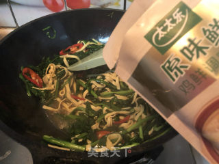 韭菜炒百叶丝的做法步骤：8