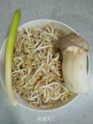 素炒豆芽的做法步骤：1