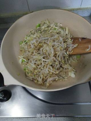 素炒豆芽的做法步骤：7