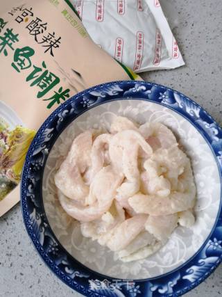 酸菜巴沙鱼的做法步骤：3