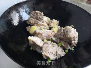 排骨炖玉米豆角的做法步骤：5