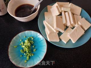 照烧汁豆腐的做法步骤：1