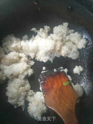 菠萝炒饭的做法步骤：3