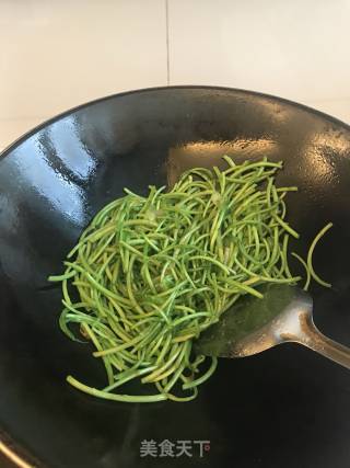 芦蒿炒白干的做法步骤：7