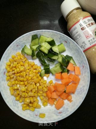 蔬菜玉米沙拉的做法步骤：1