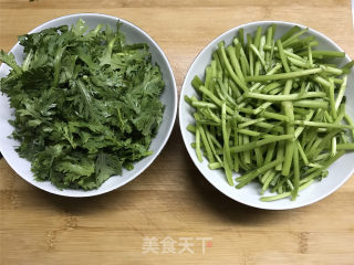 清炒茼蒿的做法步骤：2