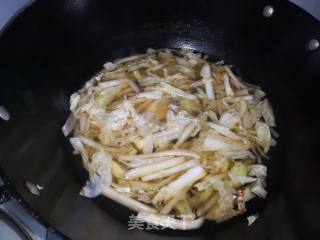 白菜冻豆腐烩小酥肉的做法步骤：11