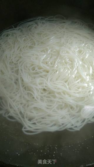 青椒炒肉汤粉的做法步骤：9