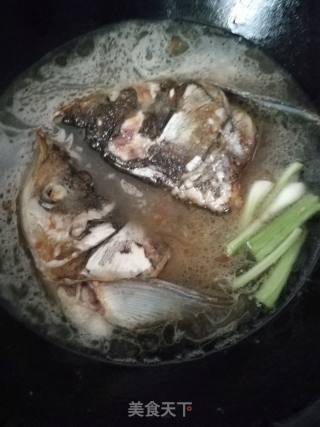 *团圆饭*鱼头豆腐汤的做法步骤：4
