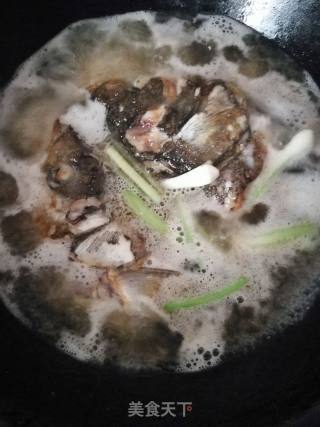 *团圆饭*鱼头豆腐汤的做法步骤：5