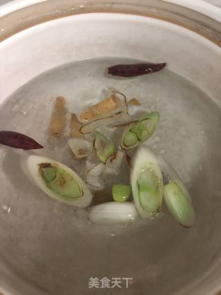 猪肠萝卜汤的做法步骤：6