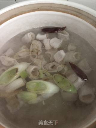 猪肠萝卜汤的做法步骤：7