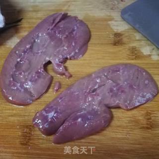 肝腰合炒的做法步骤：3