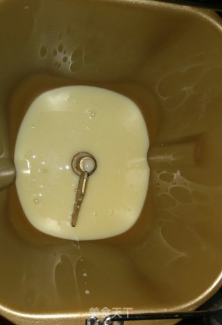 香浓炼乳面包的做法步骤：1
