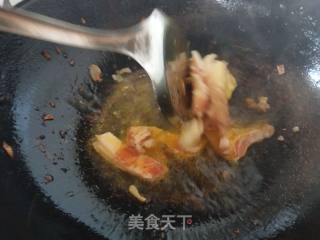 年夜菜~蒜苗炒肉的做法步骤：3