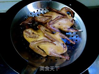 脆皮乳鸽的做法步骤：4