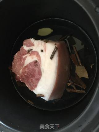 白切肉的做法步骤：3