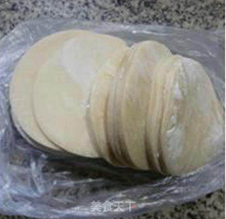 莴笋肉馅饺子的做法步骤：1
