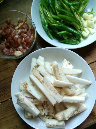 肉末炒茄子的做法步骤：1
