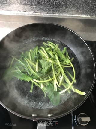 果仁菠菜的做法步骤：3
