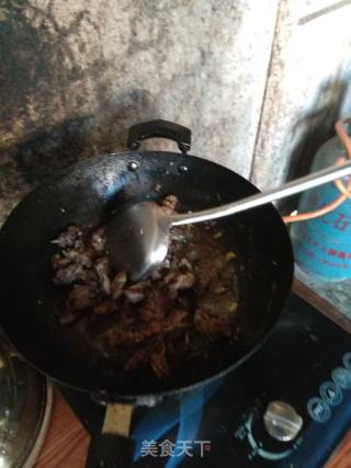 黄豆炒鸭肉的做法步骤：5