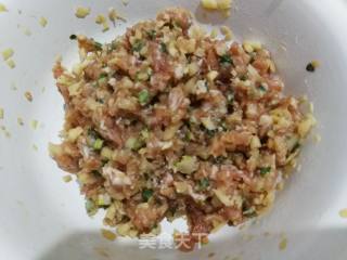 鲜肉馄饨的做法步骤：1